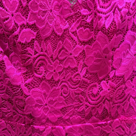 Women’s Bebe Rosa Lace Romper with Contrast Sleeves. - Picture 4 of 6